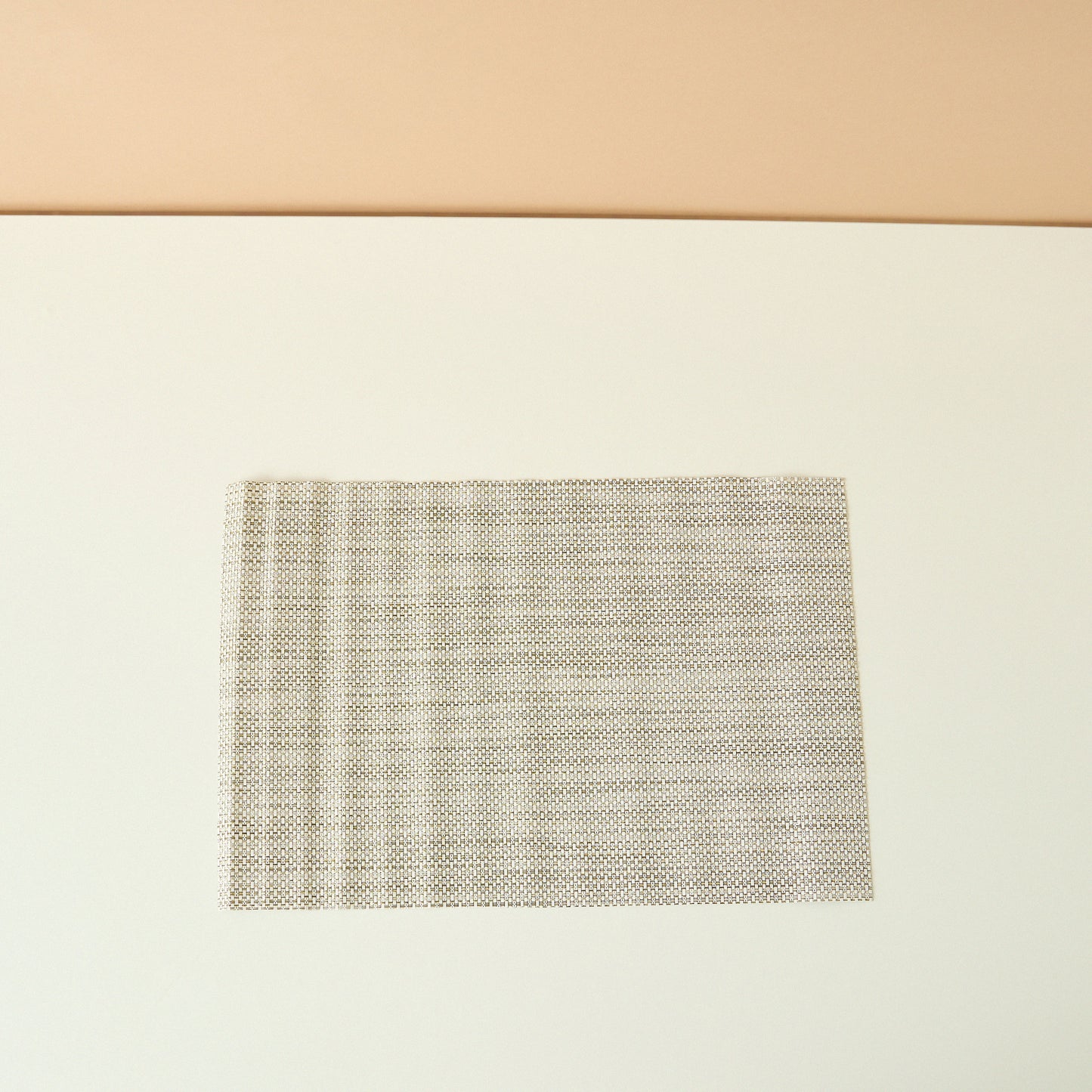 Textured Woven Placemat With White and Gold Thread Set of 4- 30x45 cm