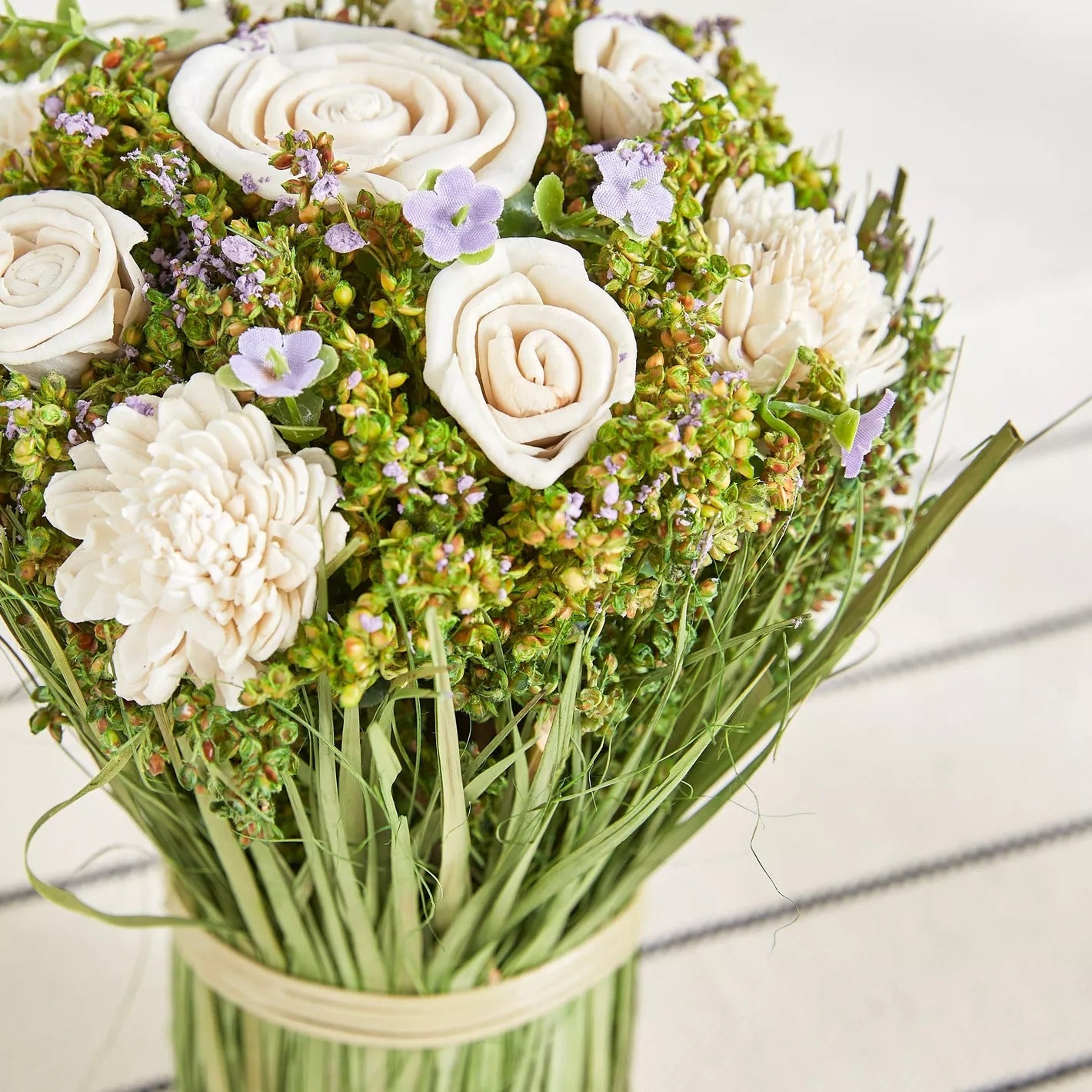 Csepel Rose & Grass Bunch White - 22 cm