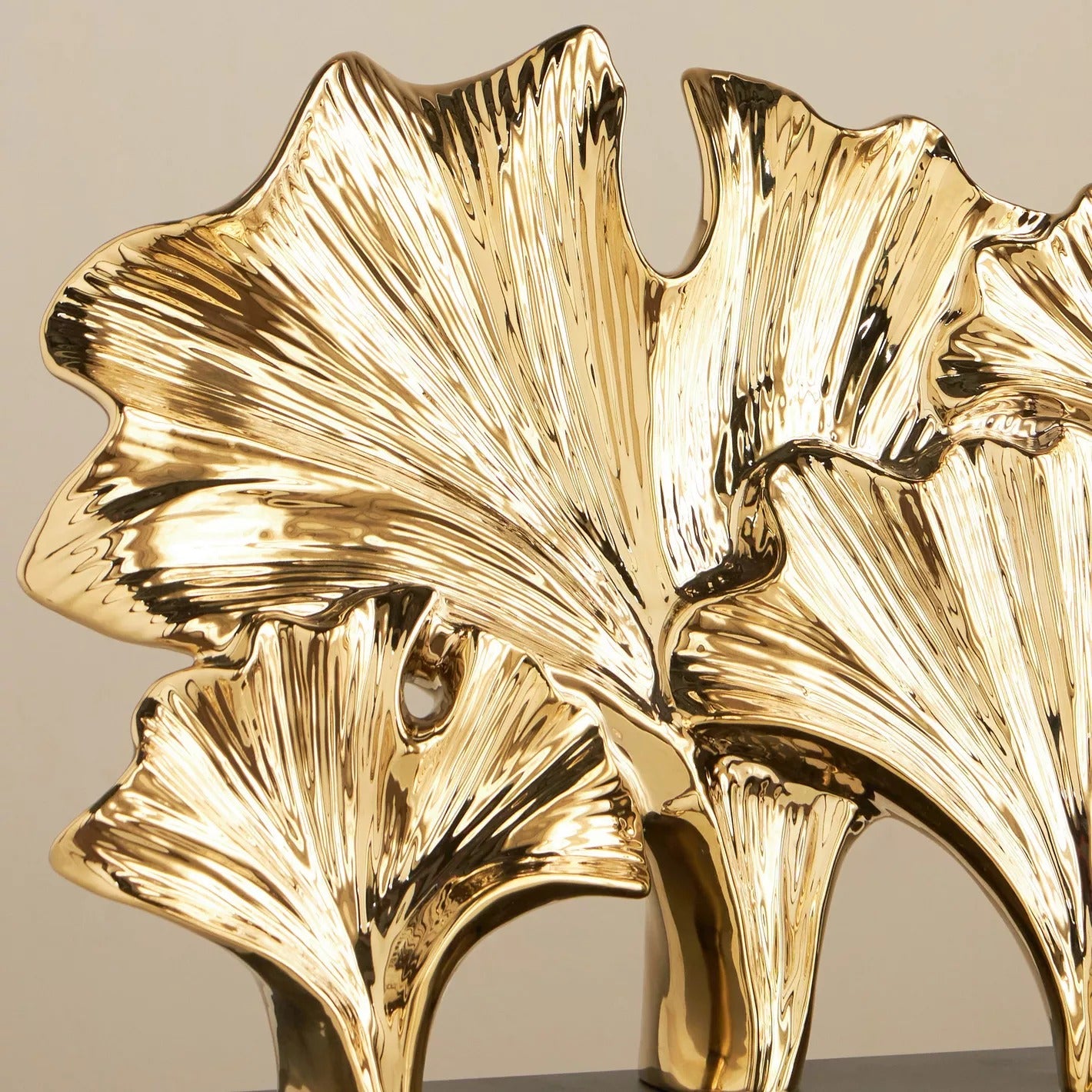 Gingko leaves on stand ceramic