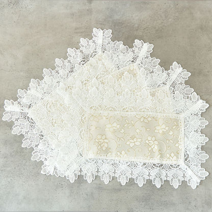 Embroidered placemats and Runner with lace details